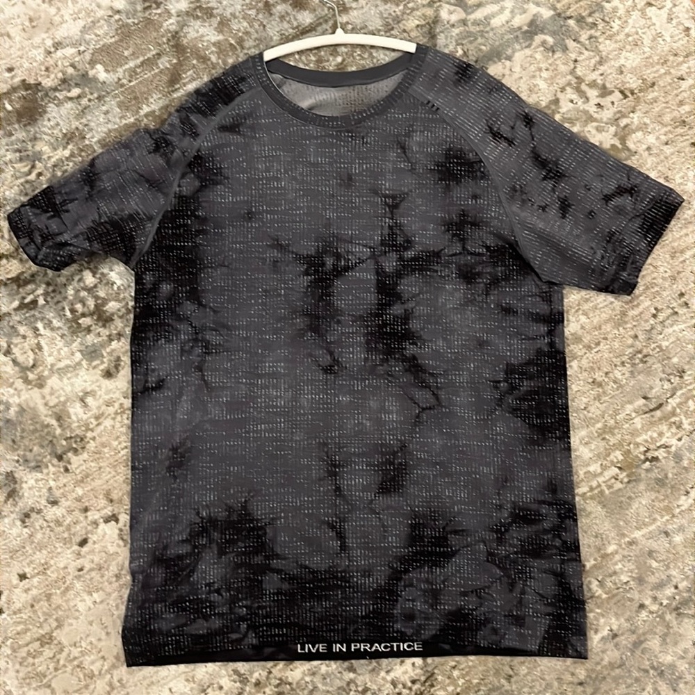 Men’s Lululemon Short Sleeve